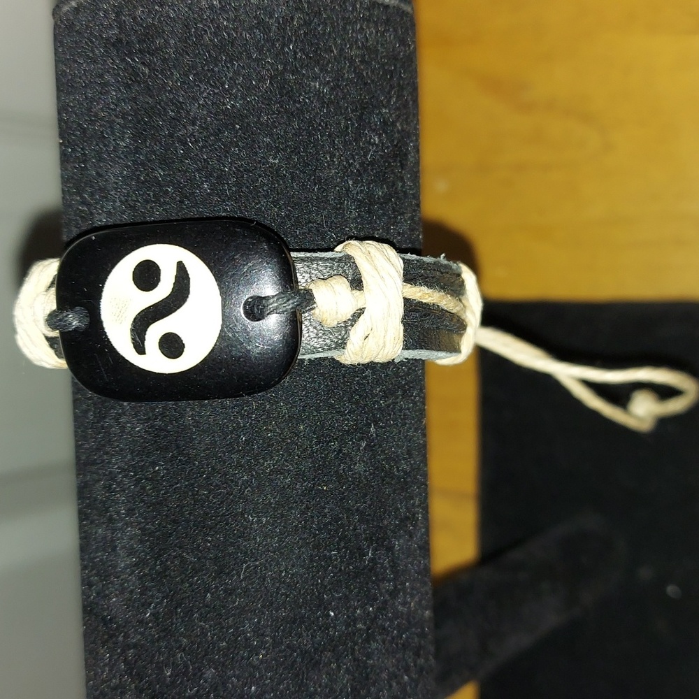 Leather Bracelet (NEW)